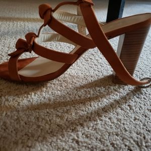 Akaki paris sandel hill